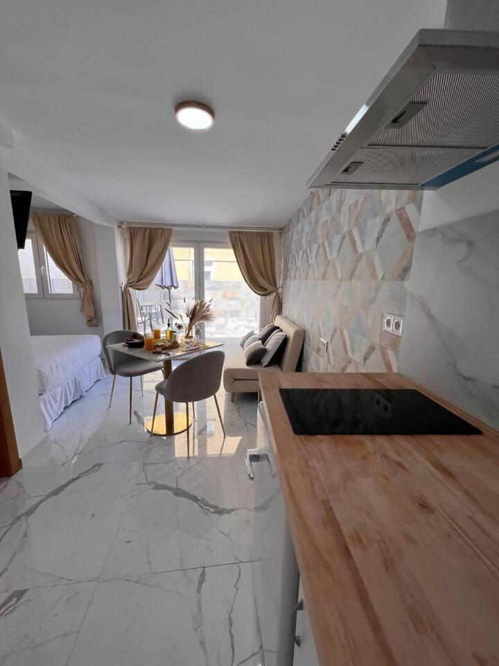 Urban Estudio Elegante Con Terraza อาลิกันเต ภายนอก รูปภาพ