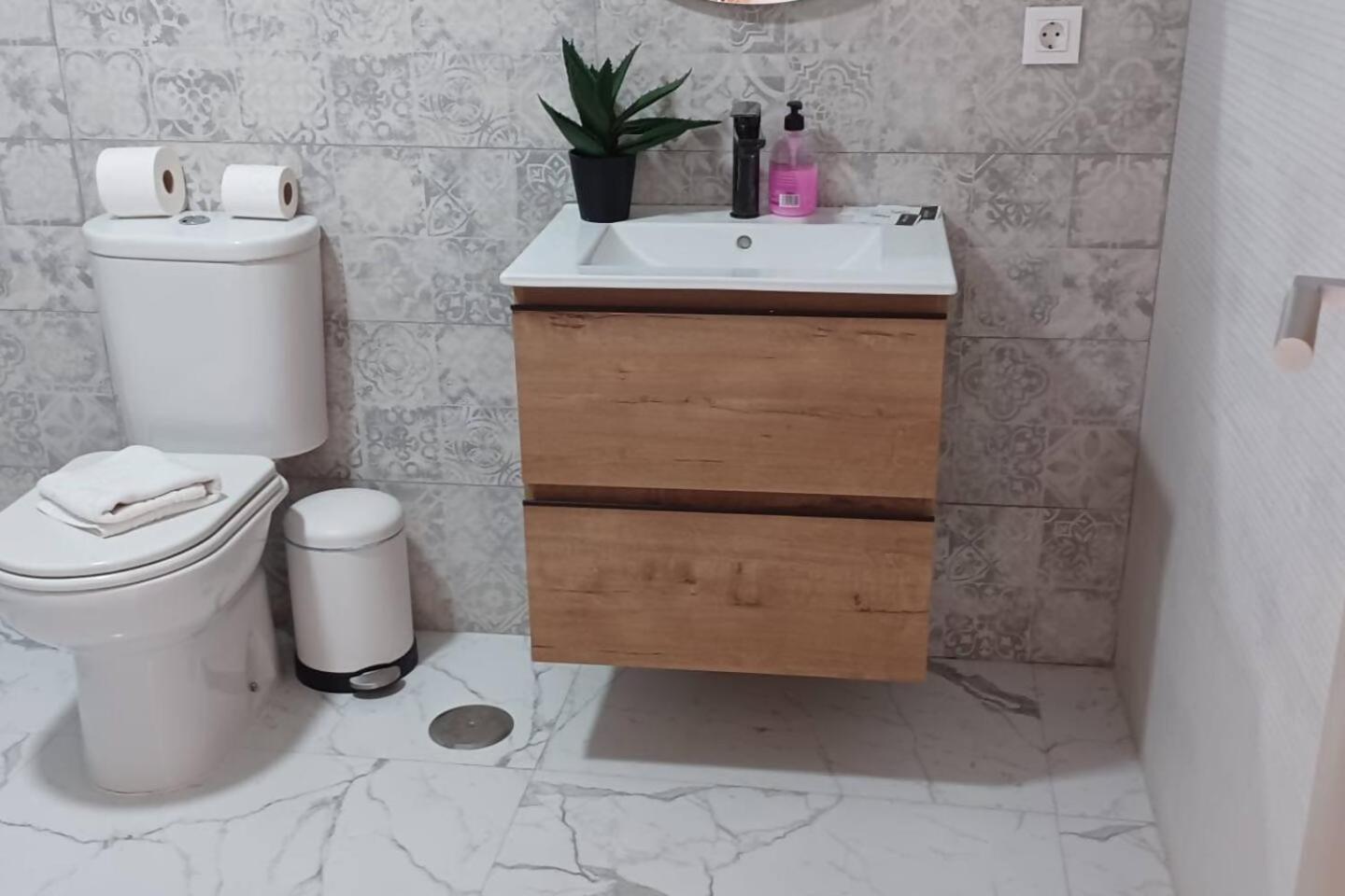 Urban Estudio Elegante Con Terraza อาลิกันเต ภายนอก รูปภาพ